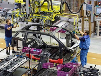 Первый серийный электрокар BMW встал на конвейер